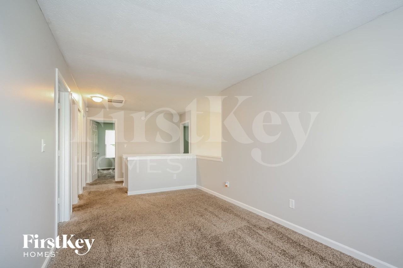 5323 Lakeside Manor Dr - Photo 6 of 15