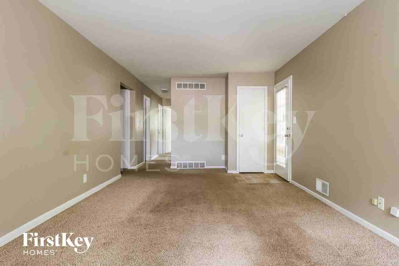 5102 N Euclid Ave - Photo 4 of 15