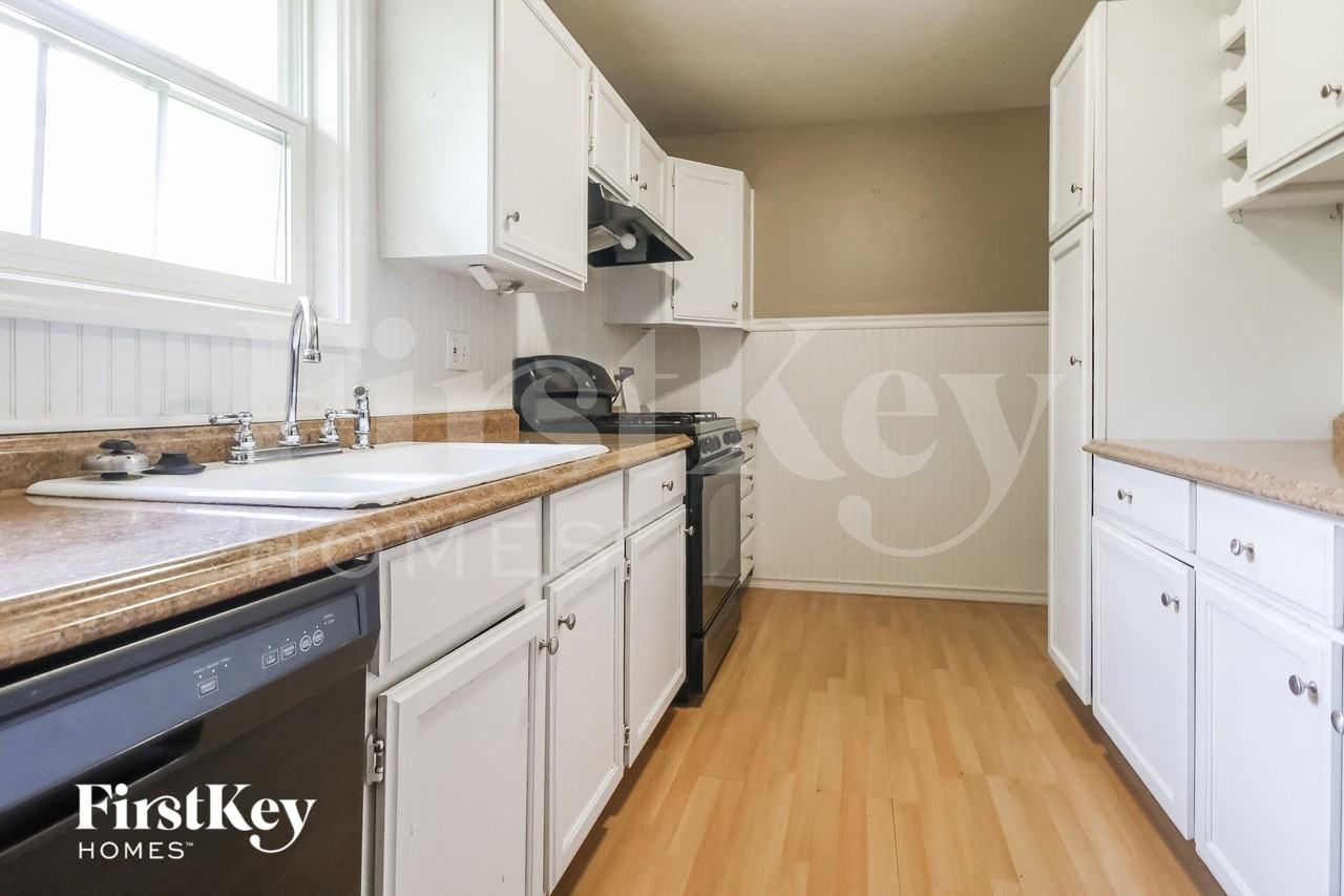 5102 N Euclid Ave - Photo 6 of 15