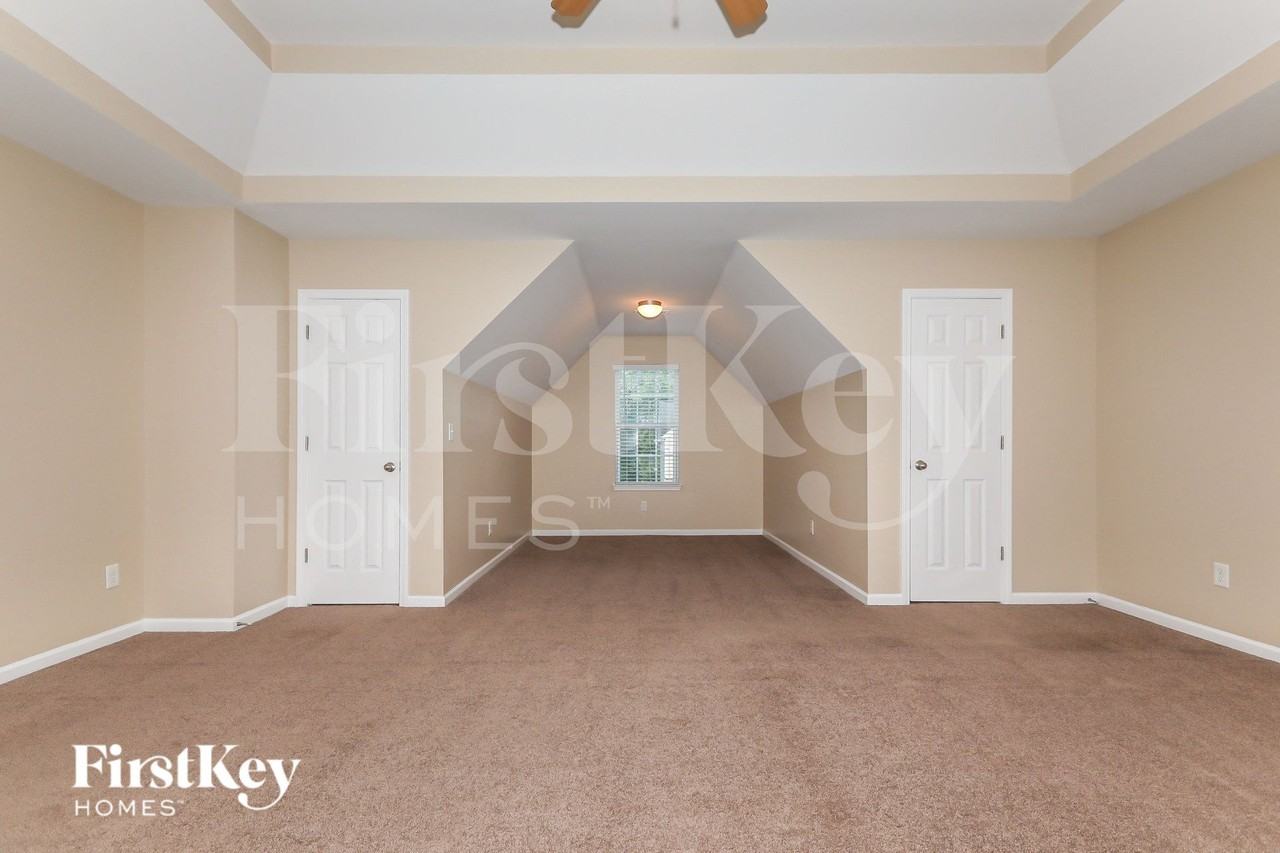 4819 Eagle Creek Dr - Photo 2 of 15