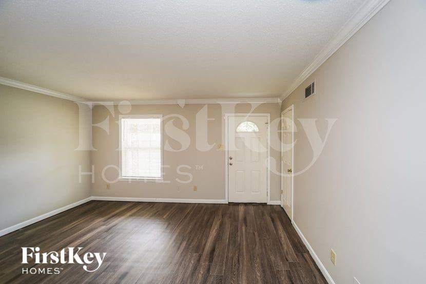 4158 Parkchester Ave - Photo 3 of 15