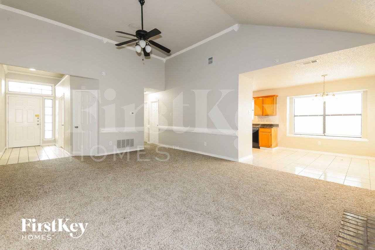 4118 Crystal Ln - Photo 4 of 16