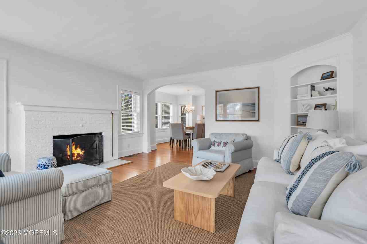 111 Chicago Blvd - Photo 6 of 47