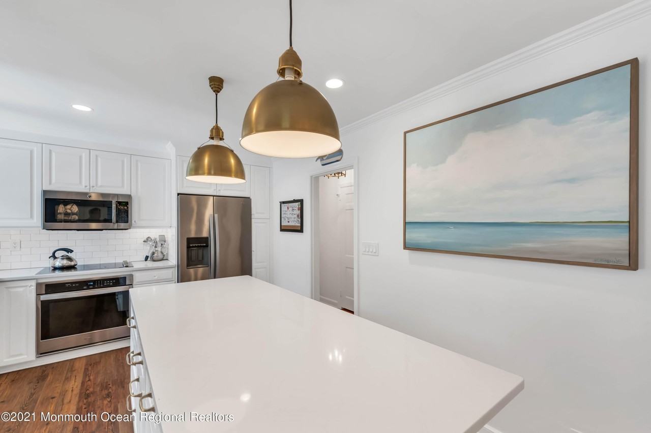 200 Lorraine Ave - Photo 4 of 36