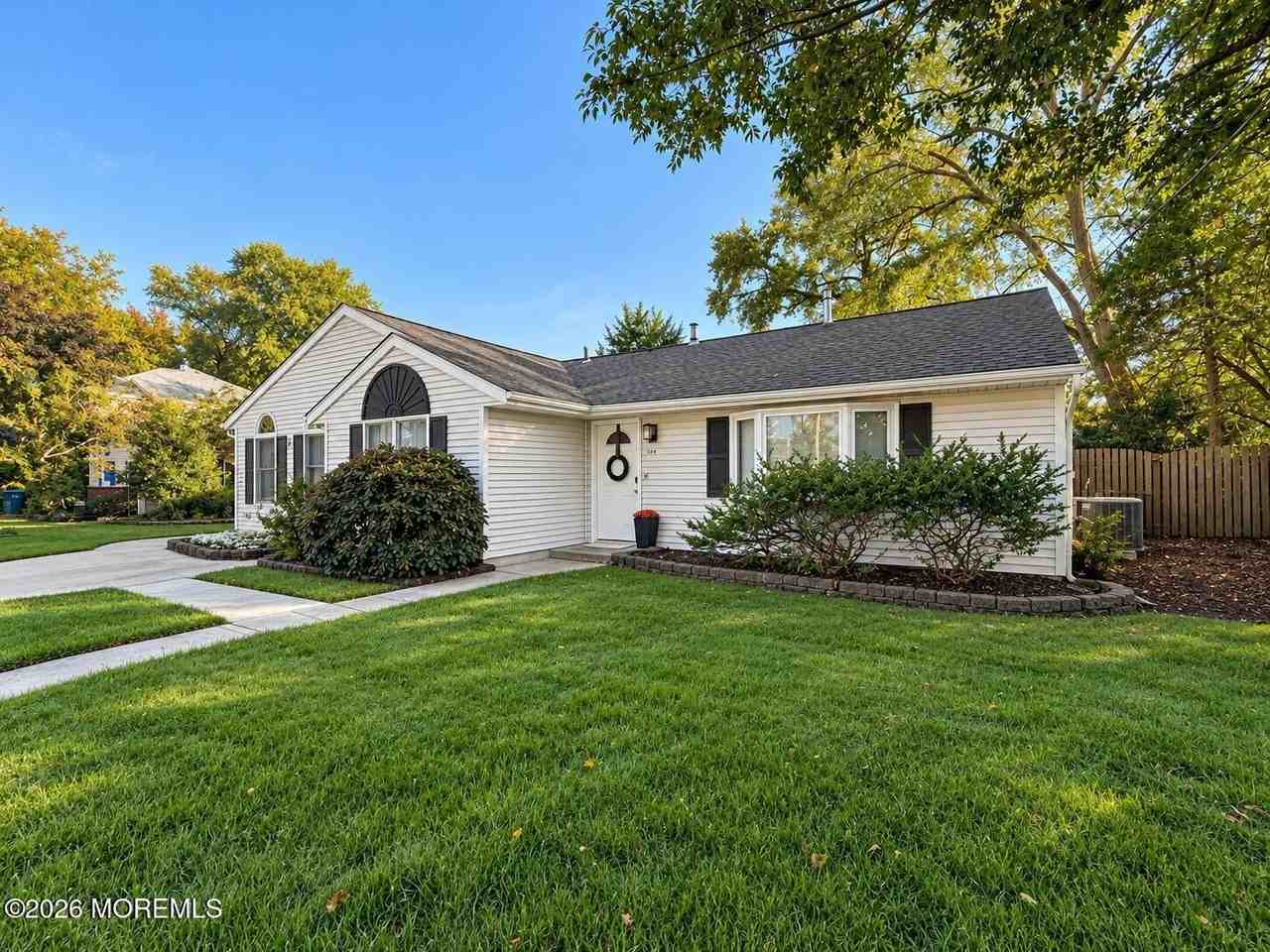 1024 Raymere Ave - Photo 2 of 25