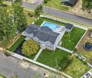 19 Roslyn Dr - Photo 1 of 1