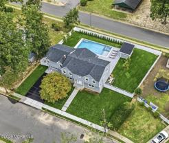19 Roslyn Dr - Photo 1 of 1