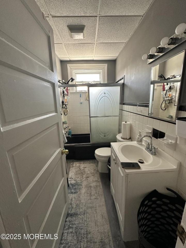 651 2nd Ave - Photo 3 of 7