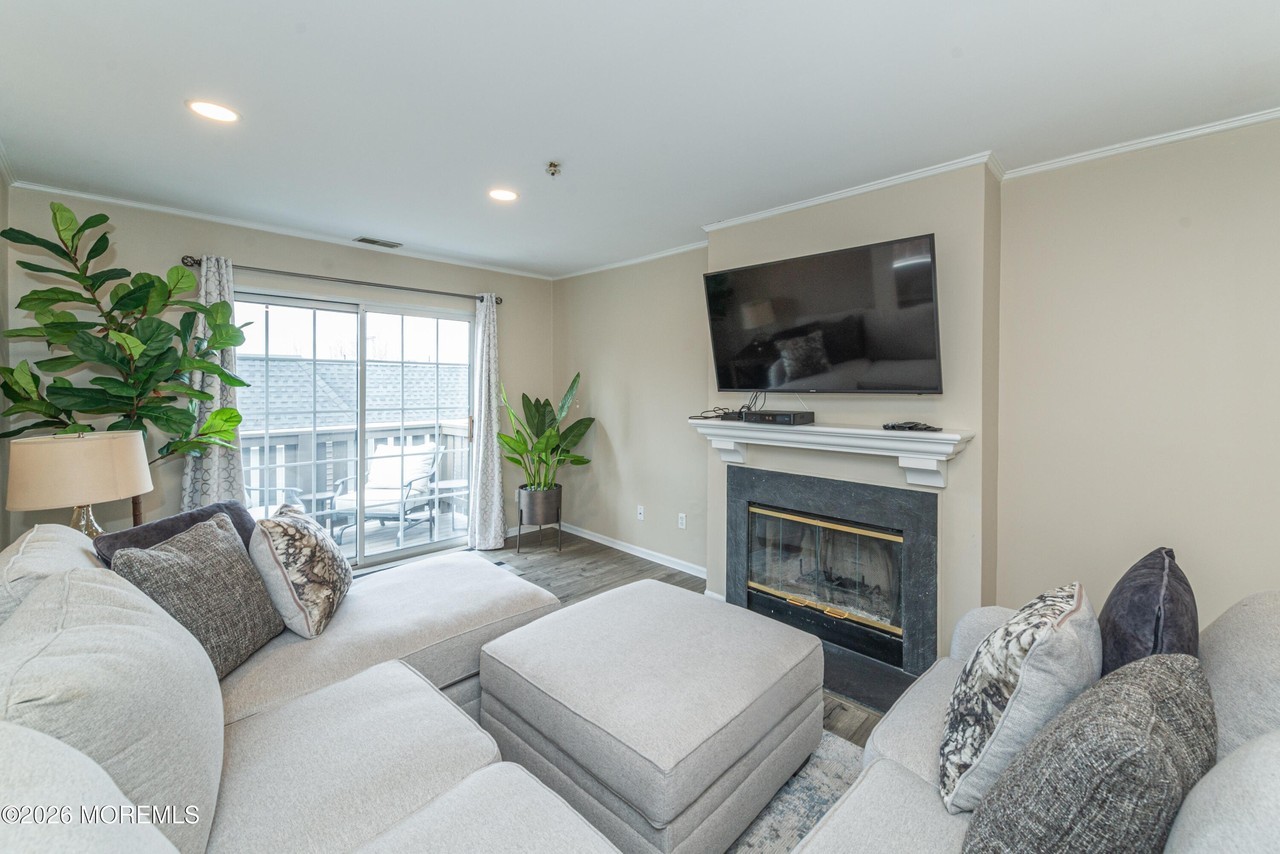 102 Village Dr - Photo 5 of 20