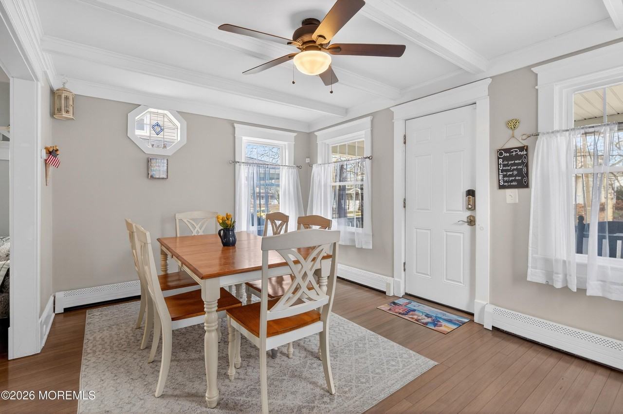 211 Lareine Ave - Photo 6 of 37