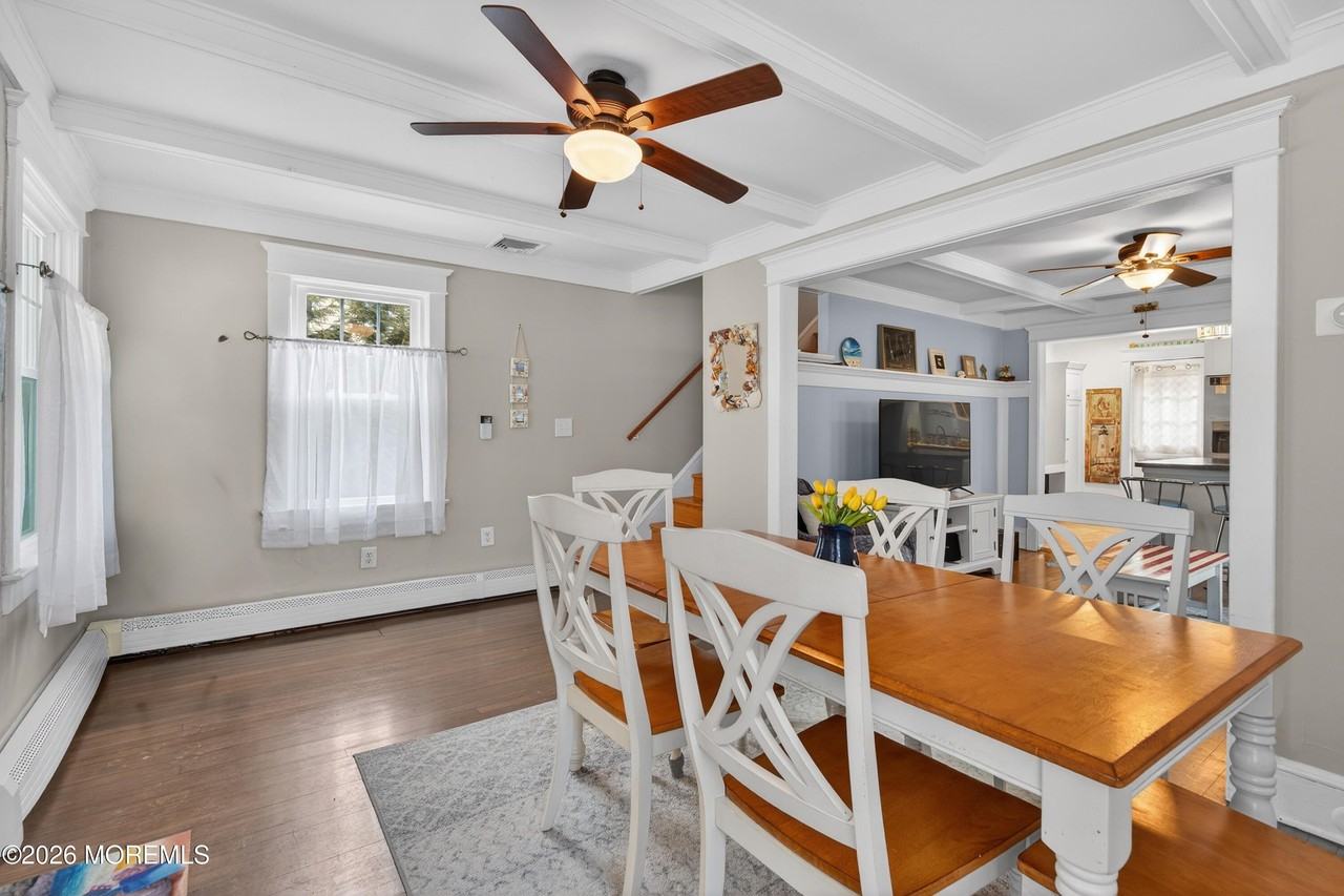 211 Lareine Ave - Photo 7 of 37