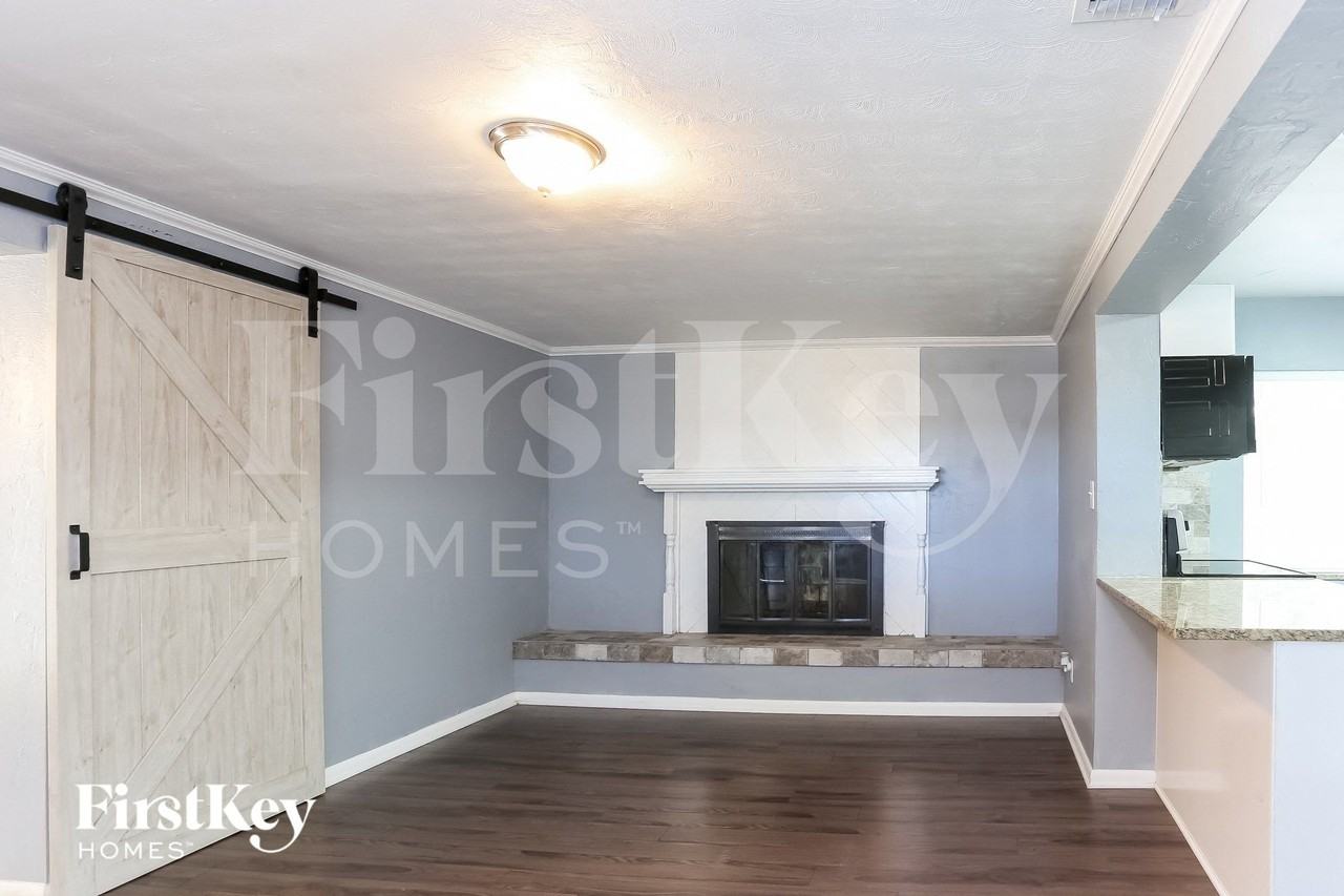 3070 41st St N - Photo 2 of 15
