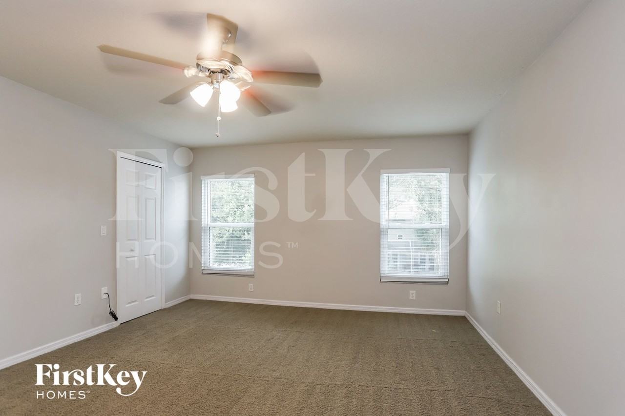 3041 Savannah Oaks Cir - Photo 5 of 15
