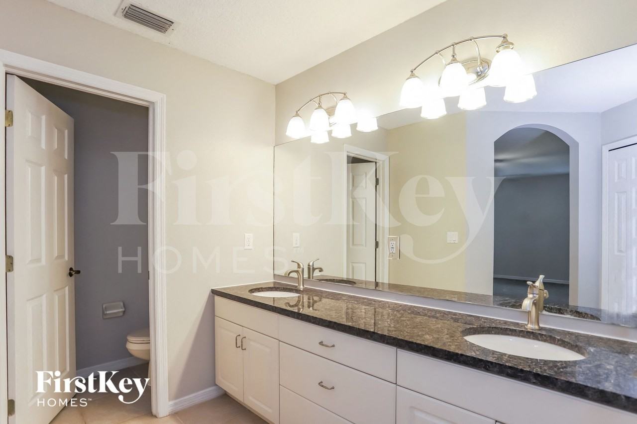 3041 Savannah Oaks Cir - Photo 7 of 15