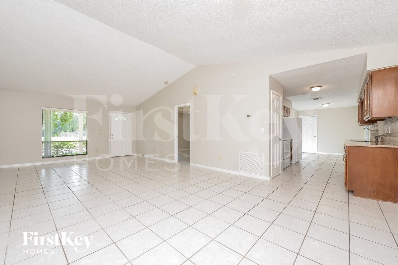 302 Sanora Blvd - Photo 4 of 16