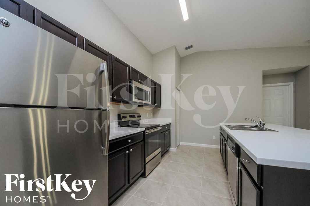 2942 Sw Bright St - Photo 5 of 16