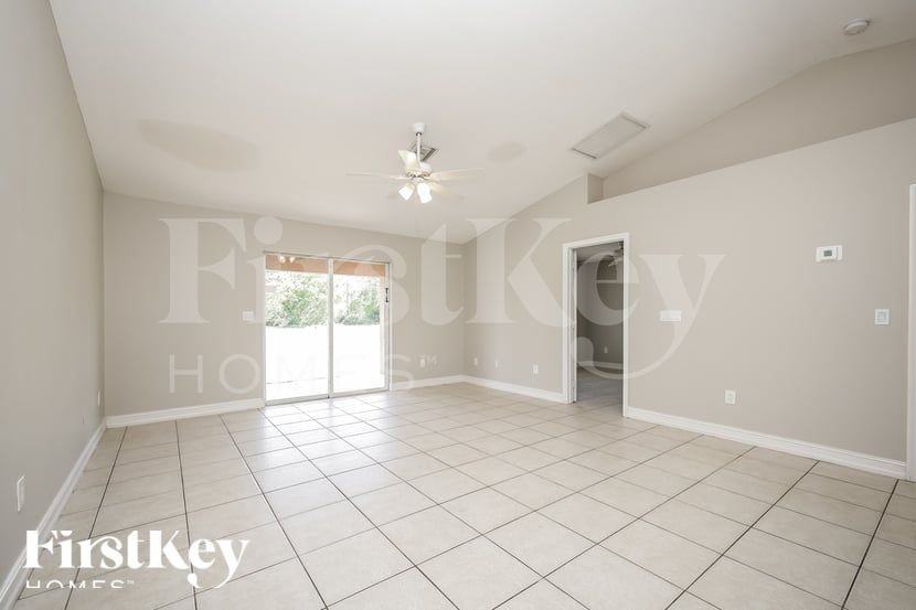 2801 Owen Ave - Photo 3 of 16