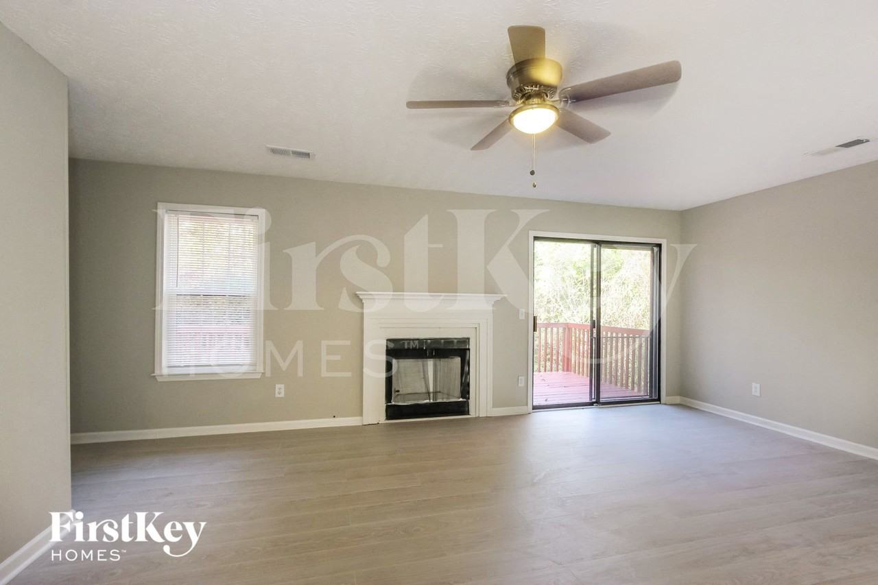 1725 Red Rose Ln - Photo 3 of 14