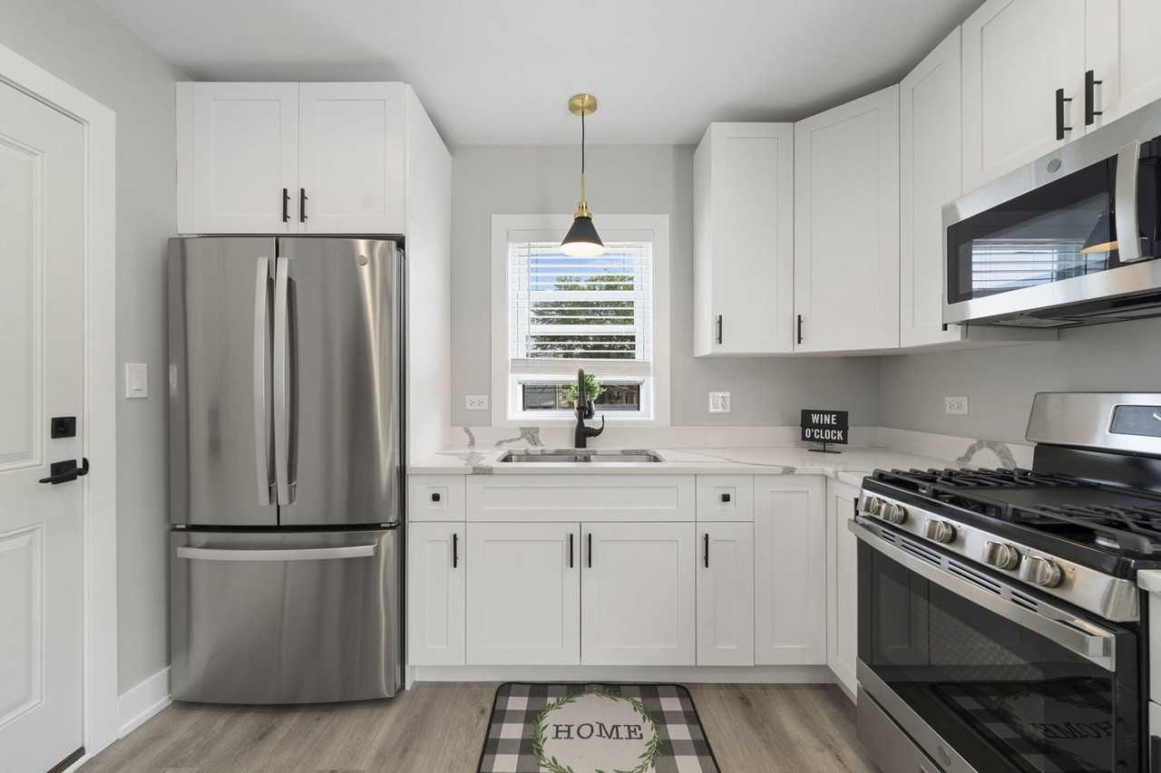 5347 W Gladys Ave #1 - Photo 5 of 17