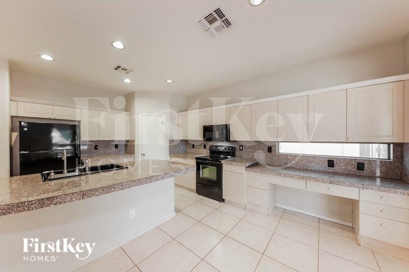 16221 W Marconi Ave - Photo 4 of 16