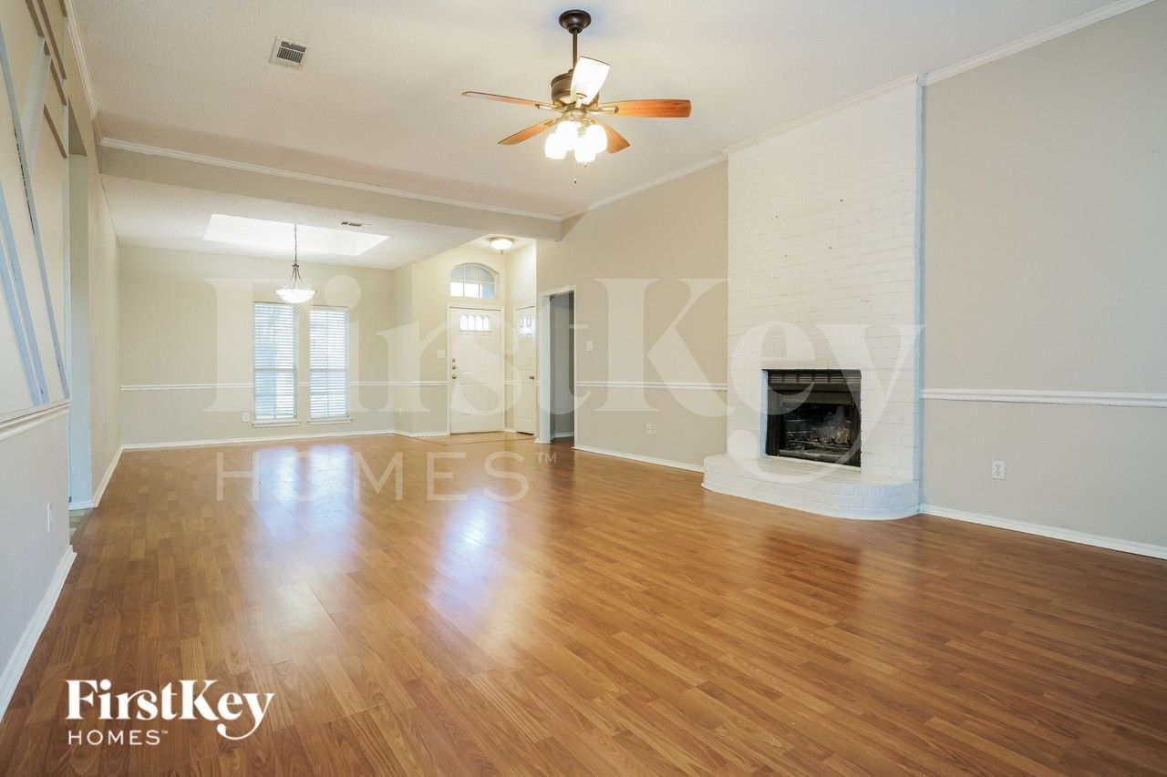 1402 New Haven Dr - Photo 4 of 16