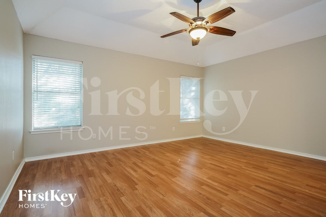 1402 New Haven Dr - Photo 7 of 16
