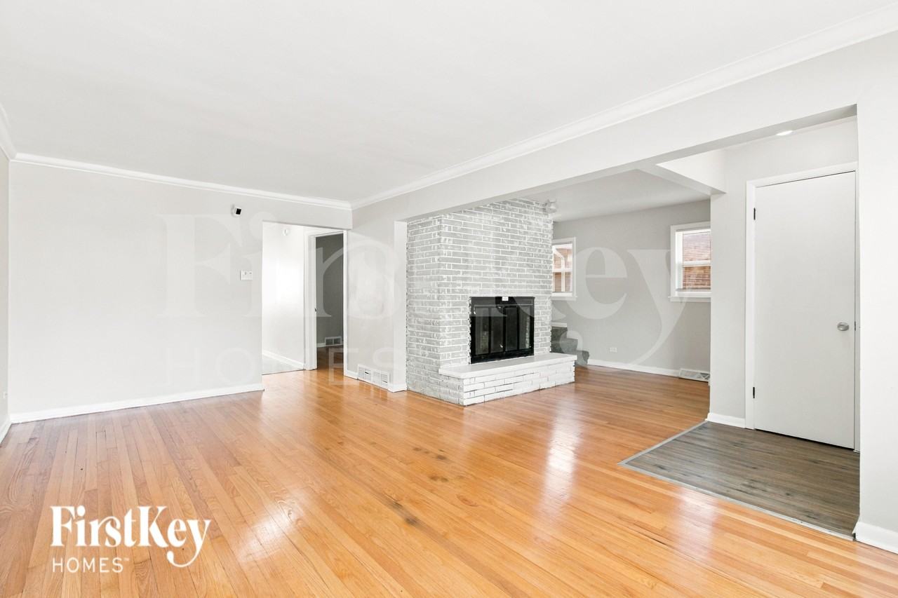 1243 W 123rd St - Photo 3 of 19