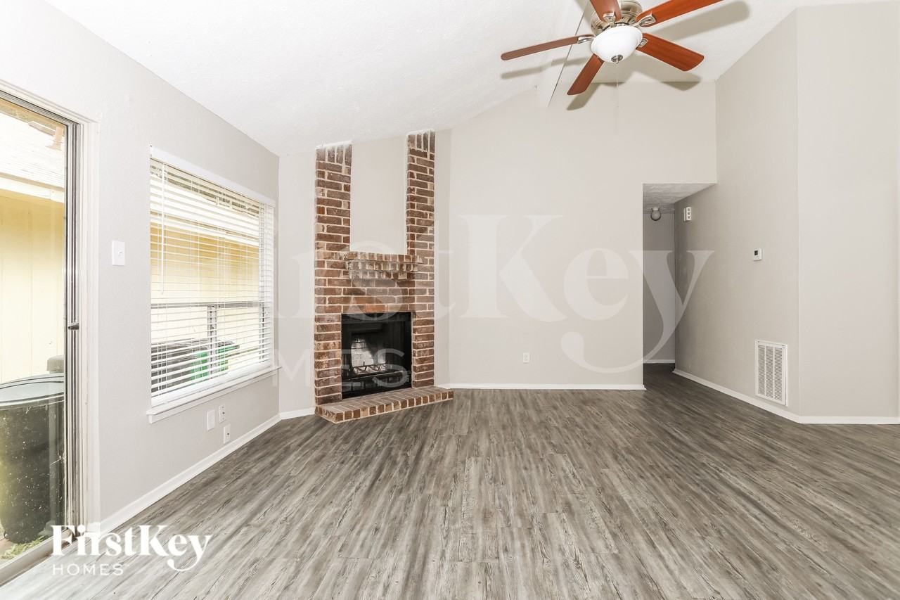 12219 Westlock Dr - Photo 2 of 17