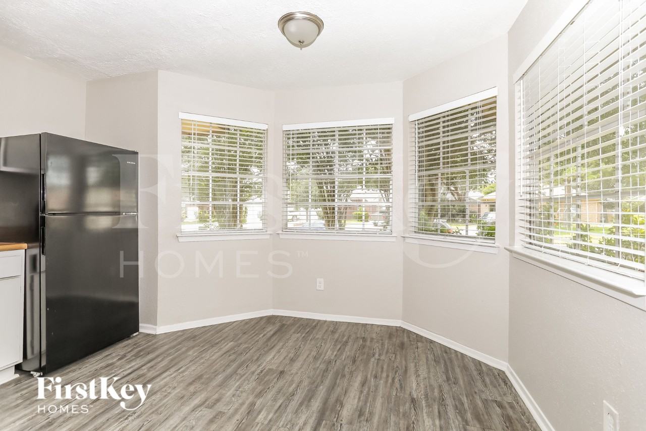 12219 Westlock Dr - Photo 5 of 17