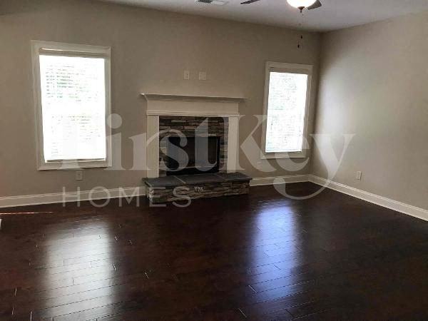 111 Village Pl - Photo 5 of 21