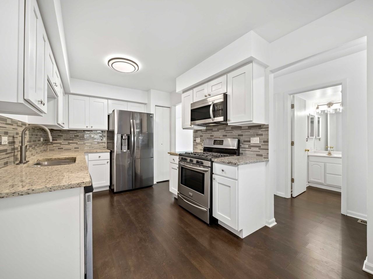 1239 S Wellington Ct #1239 - Photo 3 of 19