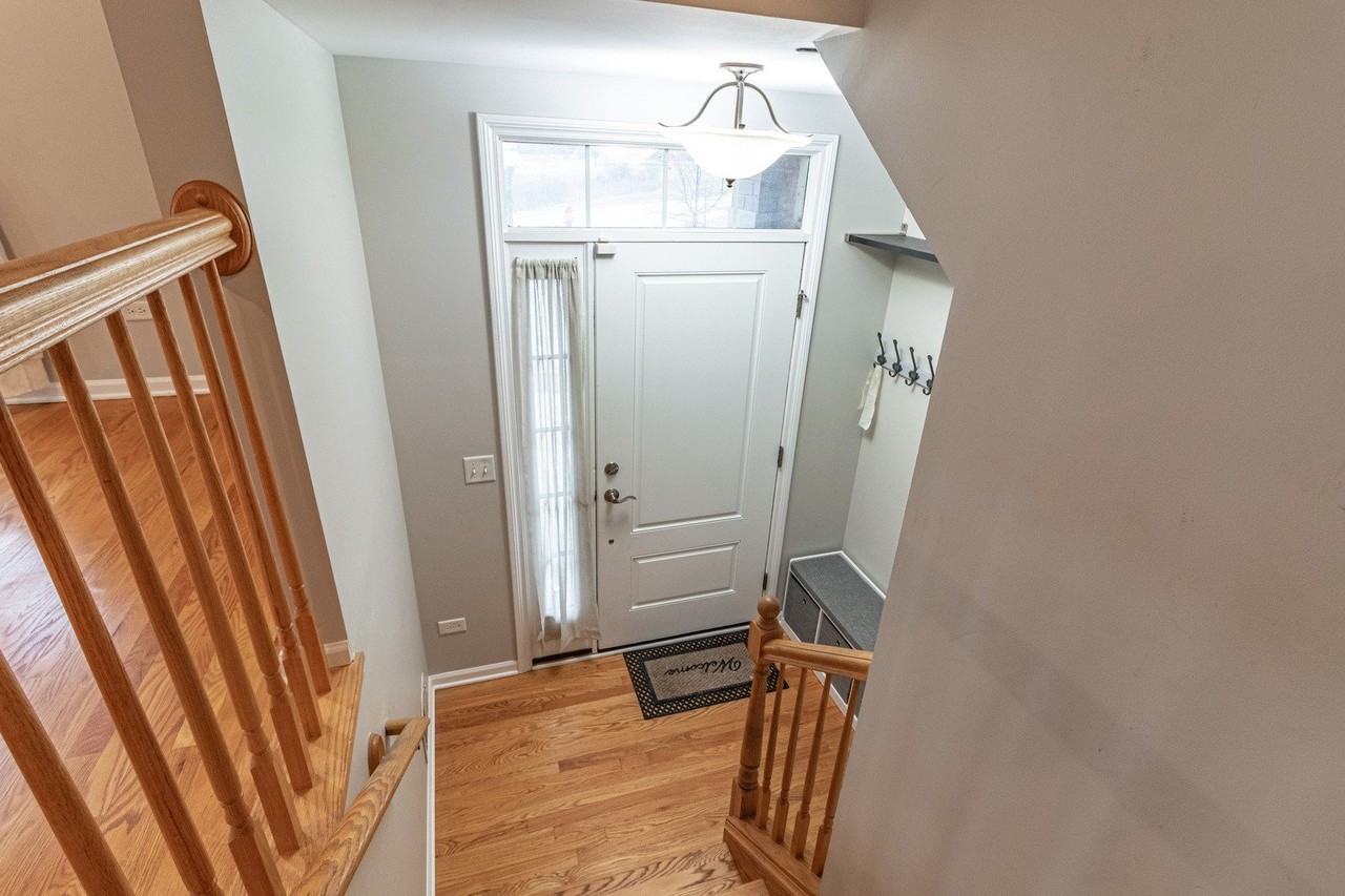 1140 Danforth Ct - Photo 2 of 41