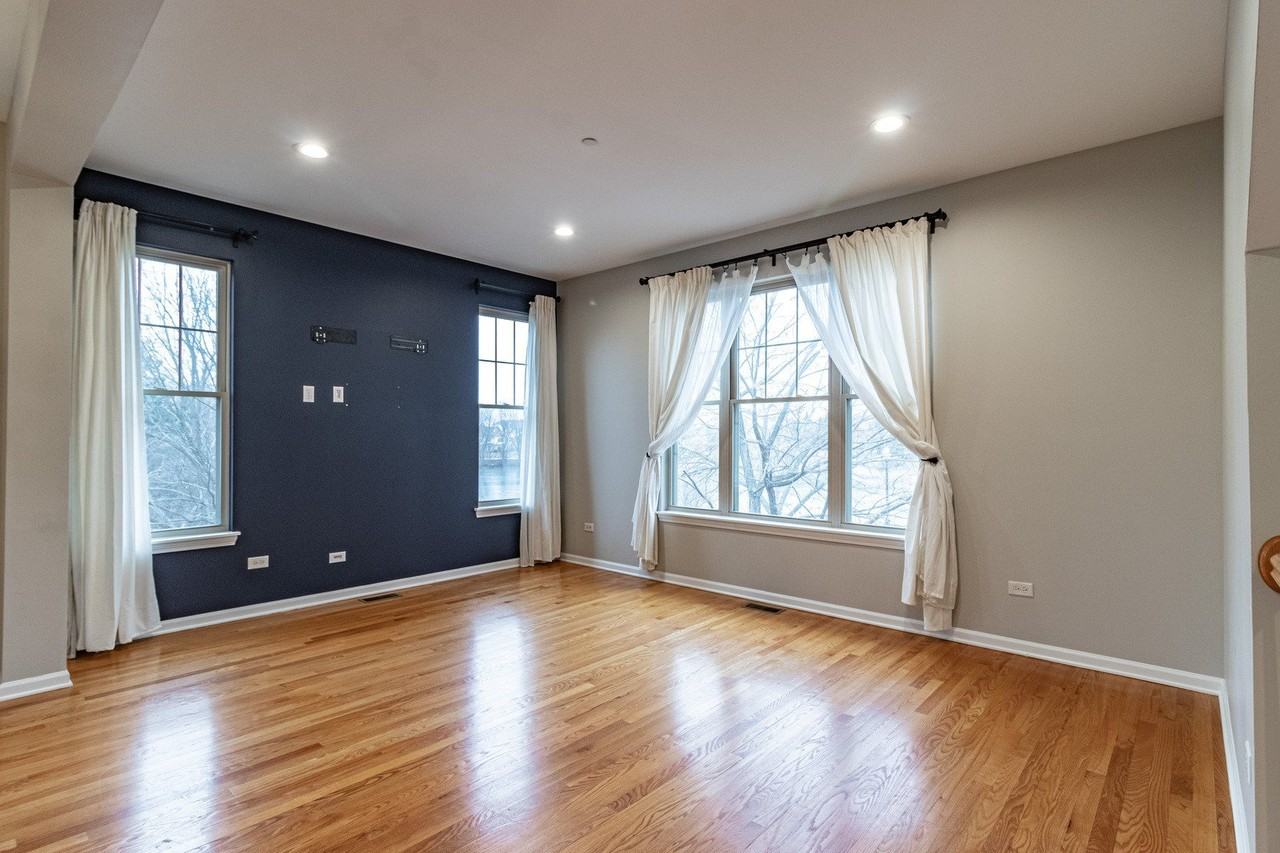 1140 Danforth Ct - Photo 3 of 41
