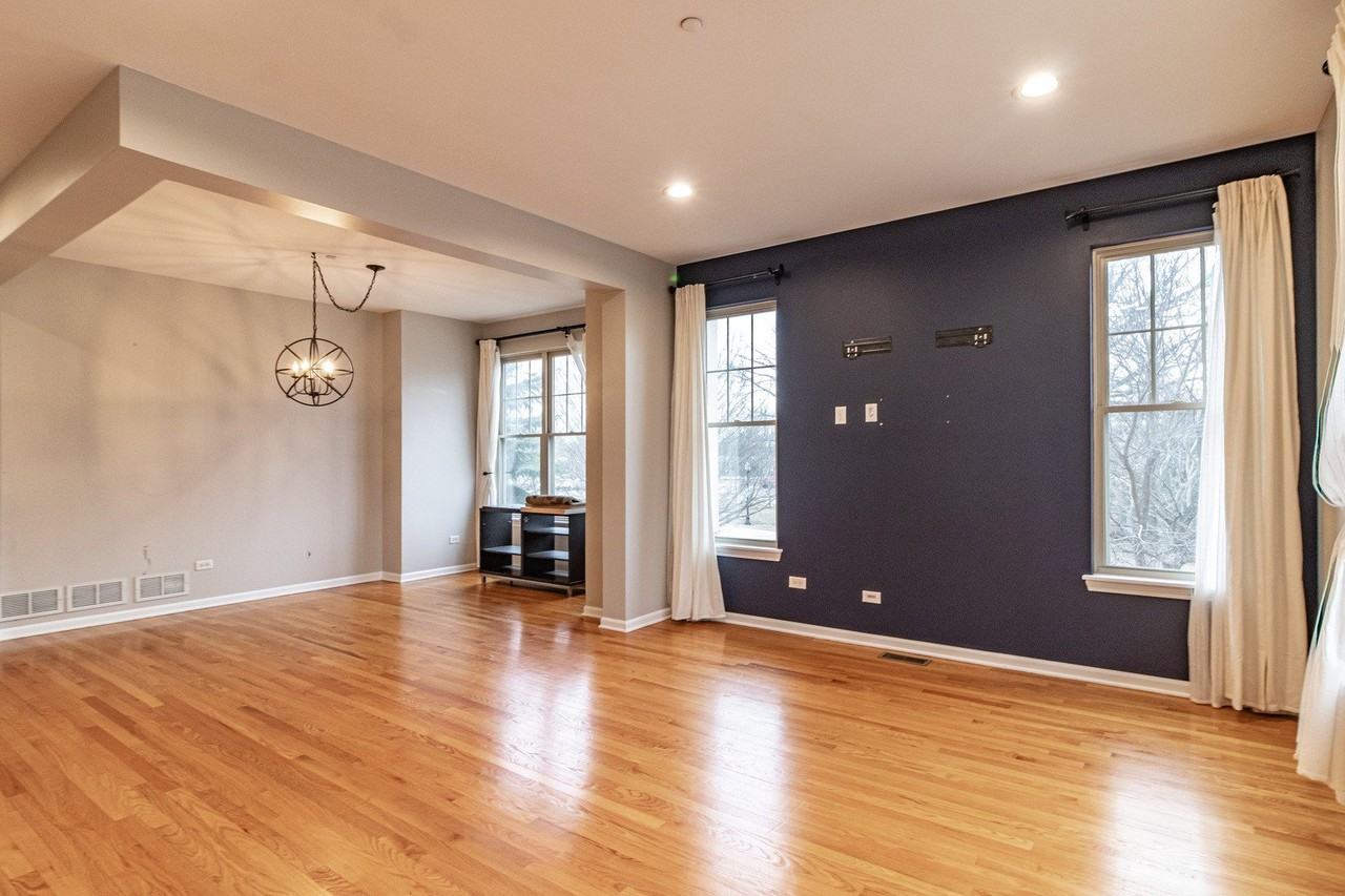 1140 Danforth Ct - Photo 5 of 41