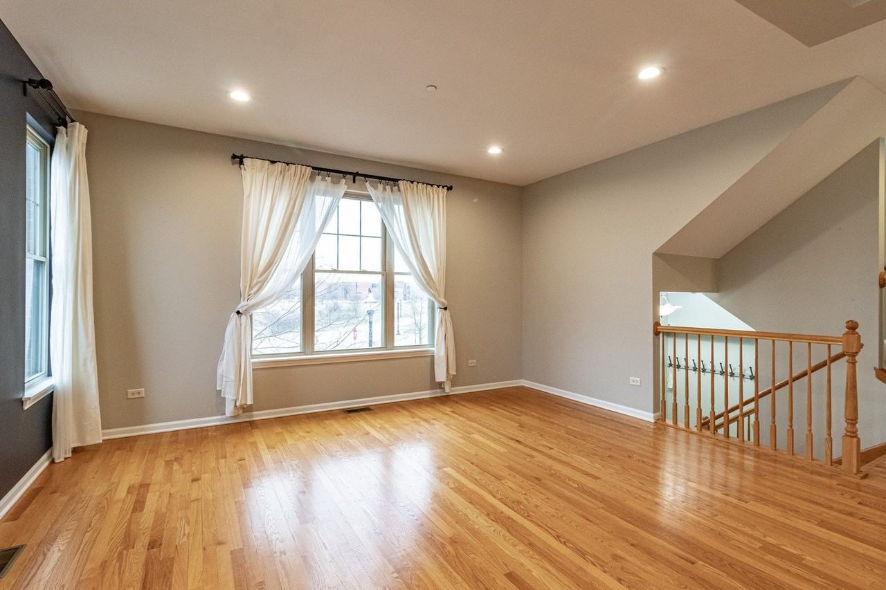 1140 Danforth Ct - Photo 7 of 41