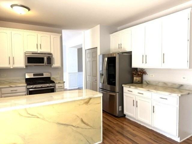 1226 Bradford Ln - Photo 7 of 27