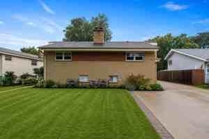 featured image of 452 N Addison Rd