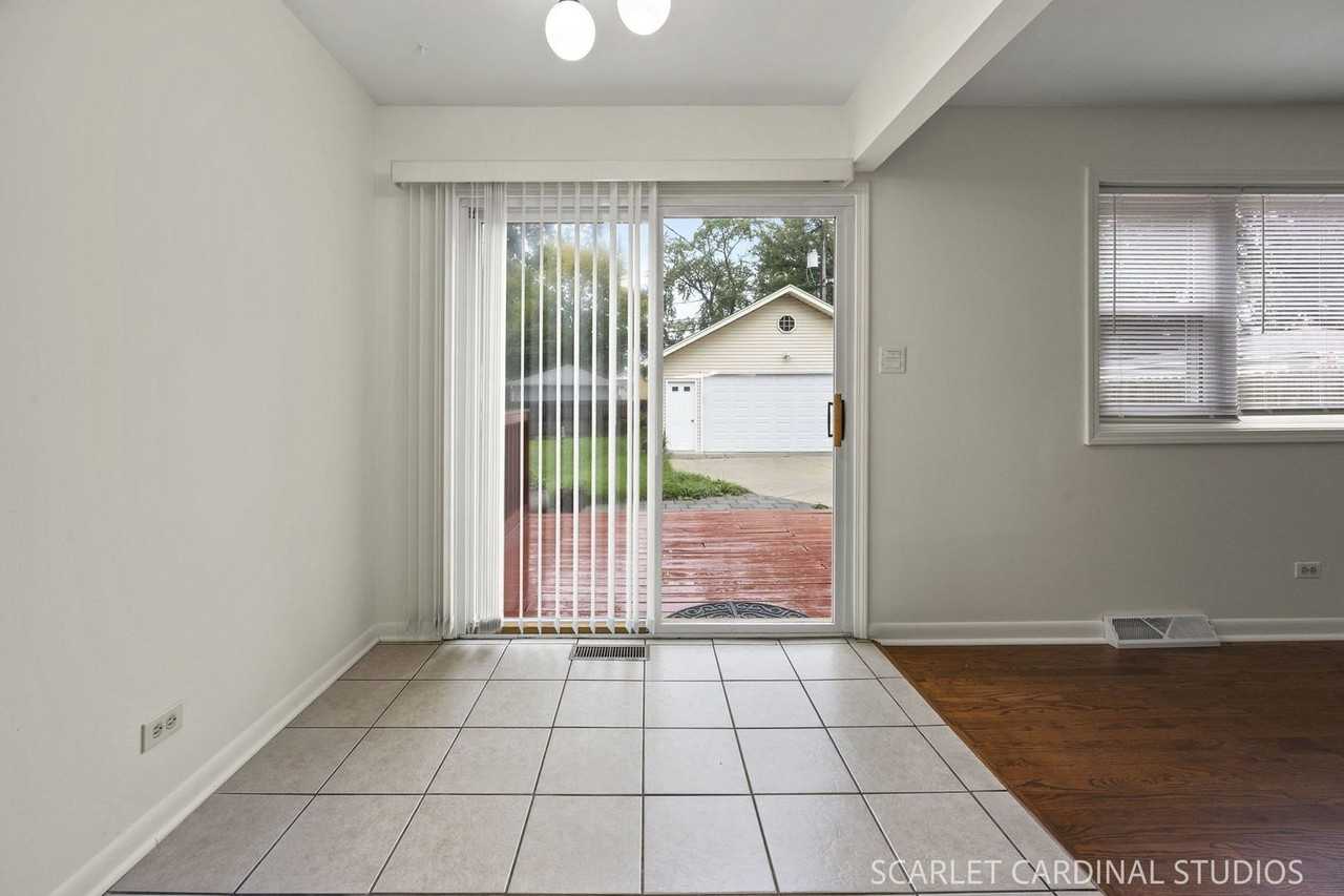 452 N Addison Rd - Photo 6 of 22