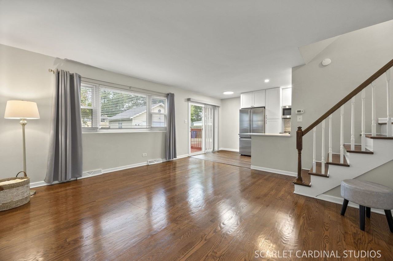 450 N Addison Rd - Photo 3 of 21