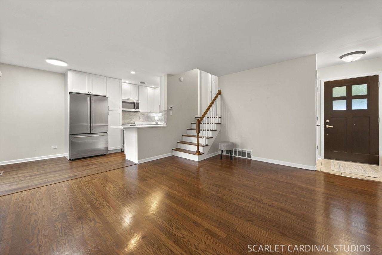 450 N Addison Rd - Photo 6 of 21