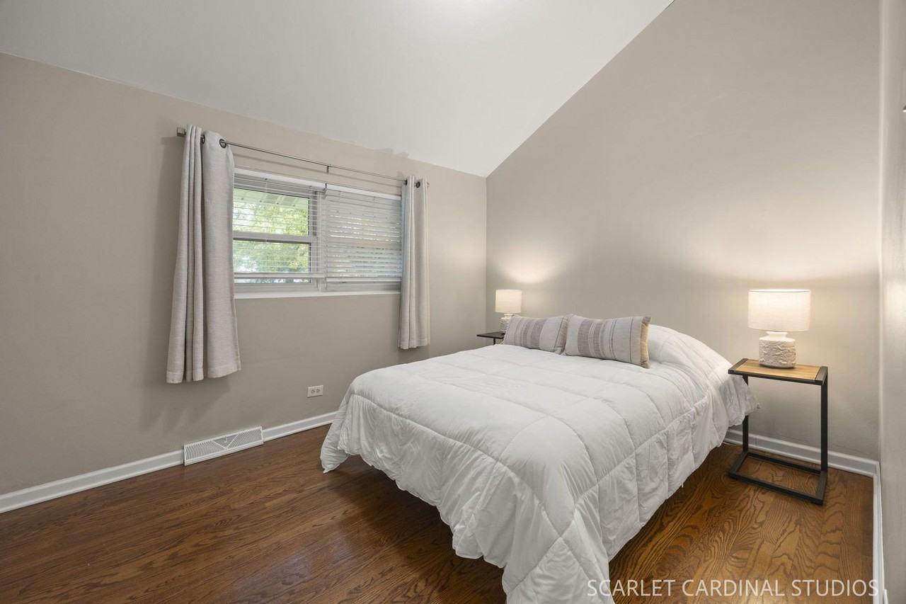 450 N Addison Rd - Photo 7 of 21