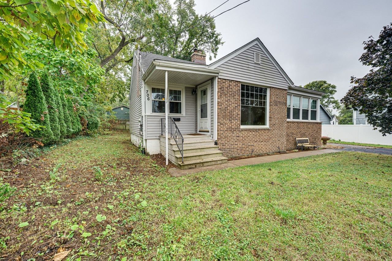 706 Michigan St - Photo 2 of 21