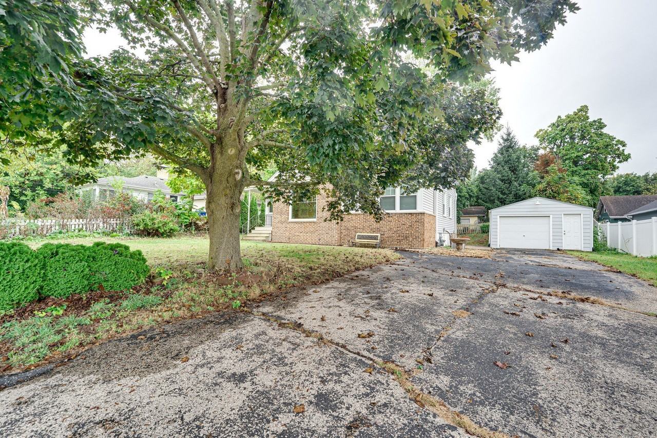 706 Michigan St - Photo 4 of 21