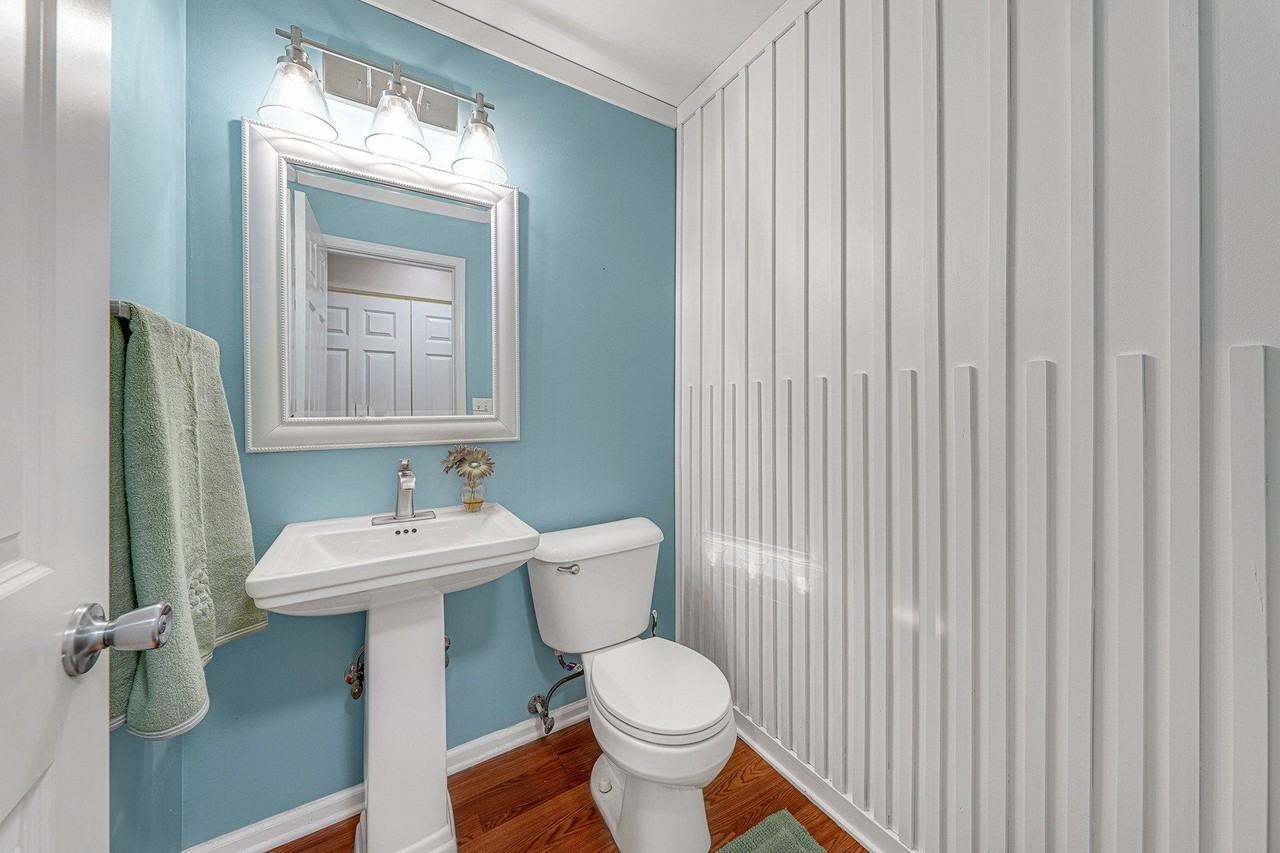 560 Jennifer Cir - Photo 7 of 21