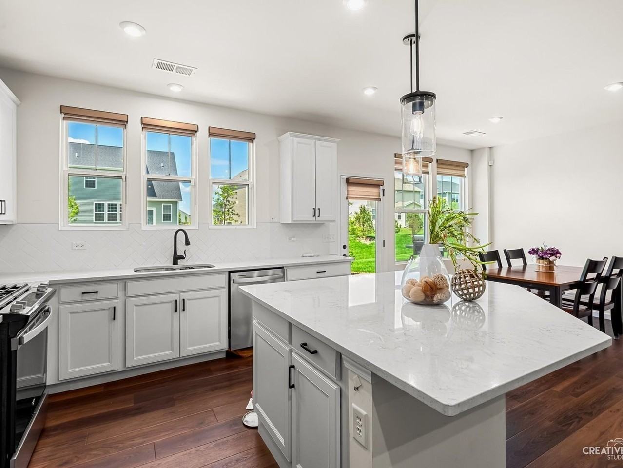 12764 S Nicholas Dr - Photo 4 of 24