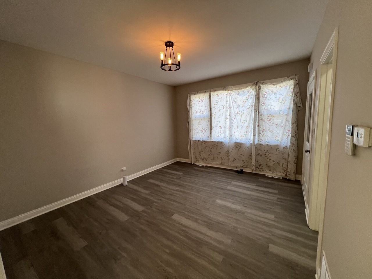 5337 S Fairfield Ave #1 - Photo 4 of 11