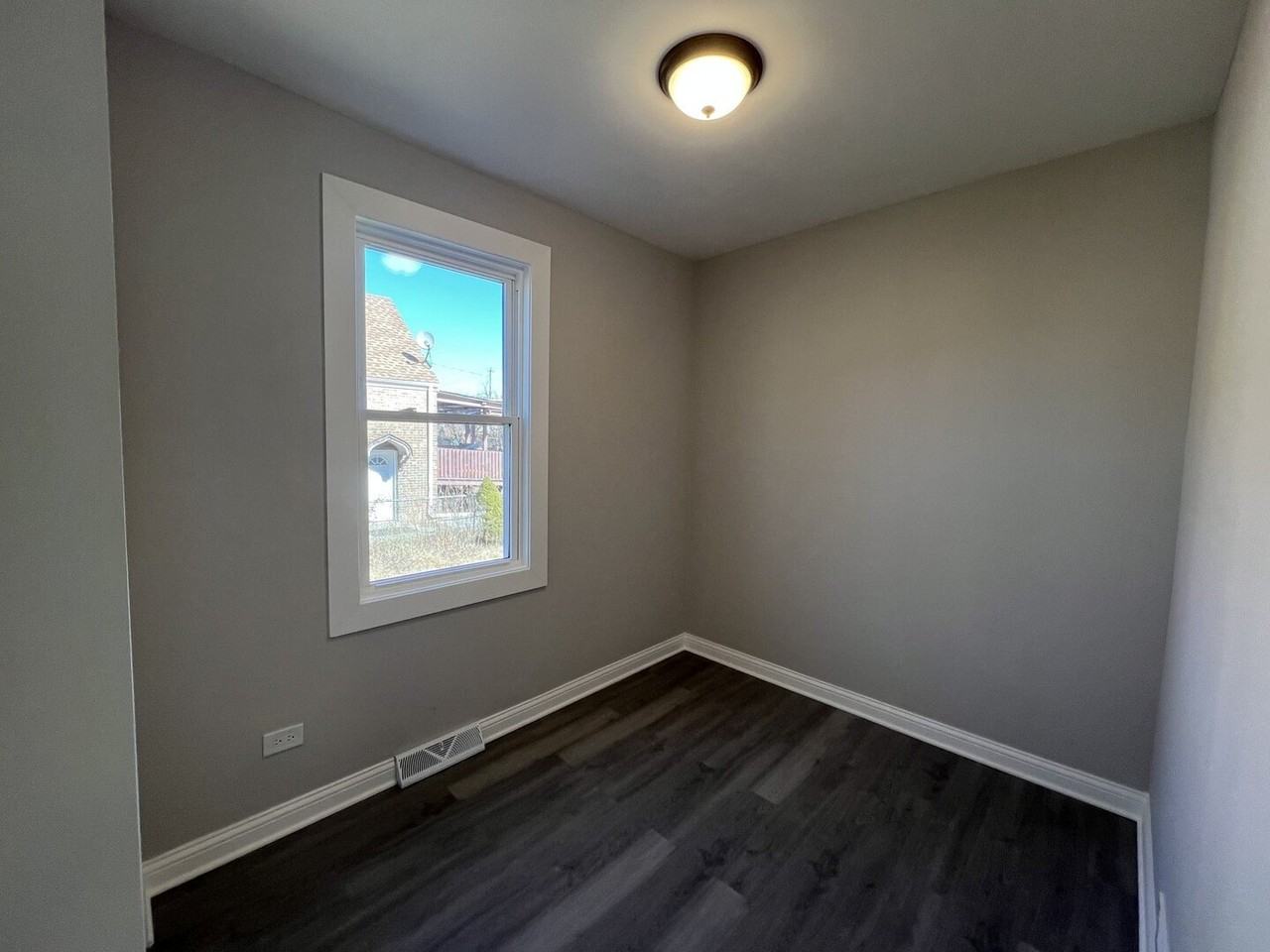 5337 S Fairfield Ave #1 - Photo 7 of 11