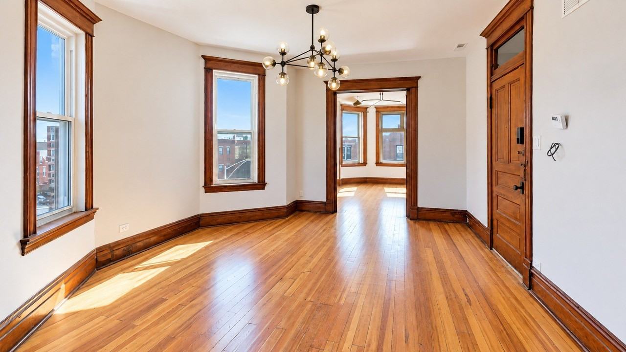2502 W Augusta Blvd #3 - Photo 3 of 27