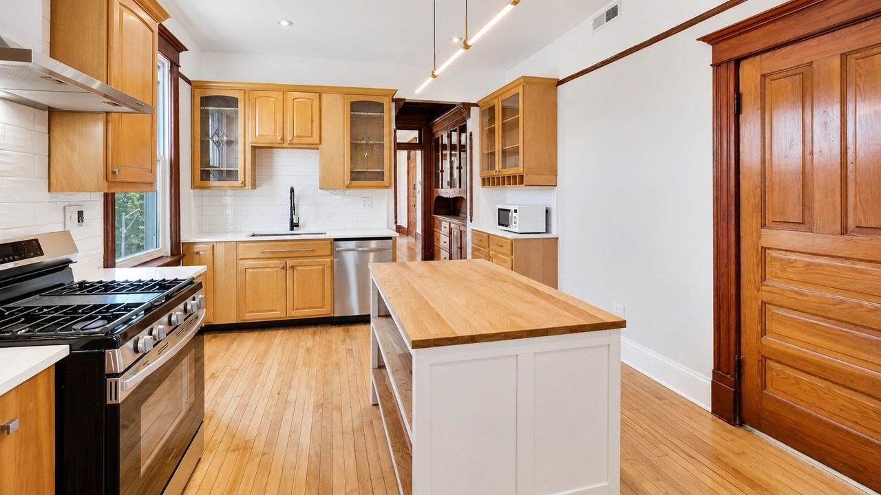 2502 W Augusta Blvd #3 - Photo 5 of 27