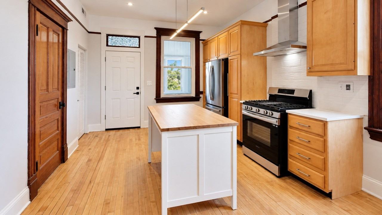 2502 W Augusta Blvd #3 - Photo 6 of 27